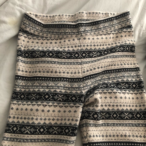 Two pairs of pattern leggings - Picture 2 of 7